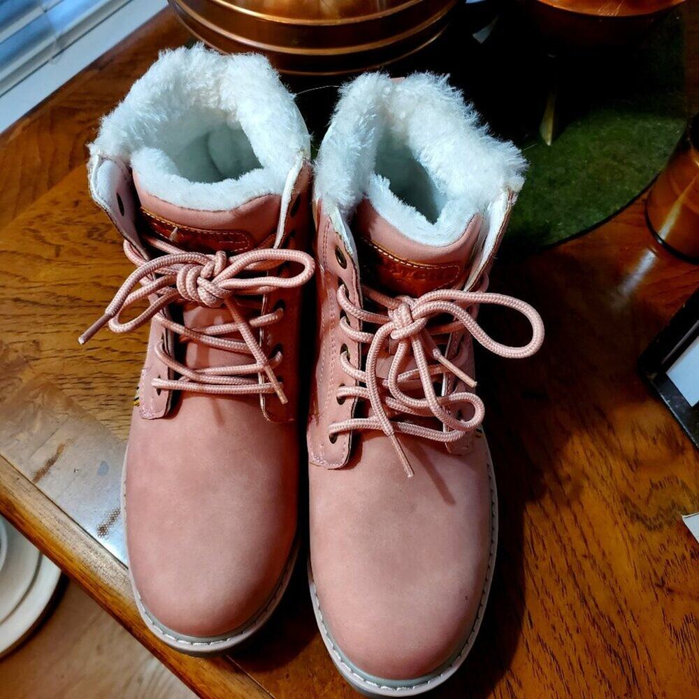 Quatchi Pink Faux Shearling Lined Boots EU Size 38